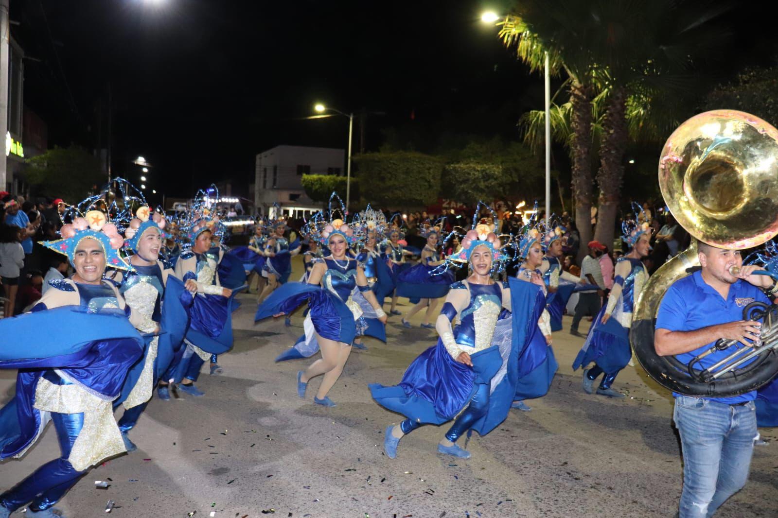 $!Con desfile de carros alegóricos cierra el Carnaval Elota