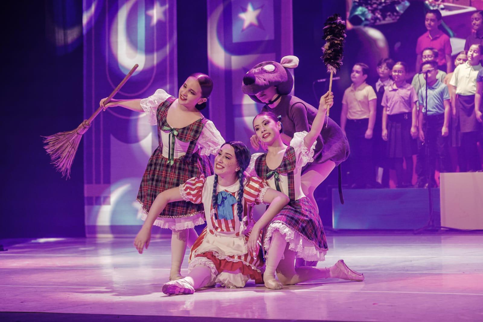 $!El repertorio infantil cautivó a los niños presentes.