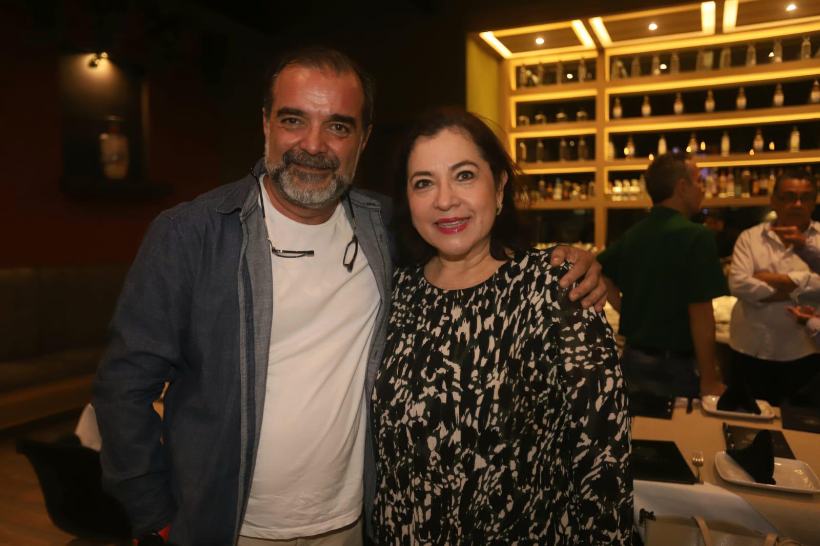 $!Jorge Luis López y Mercedes Zamora.