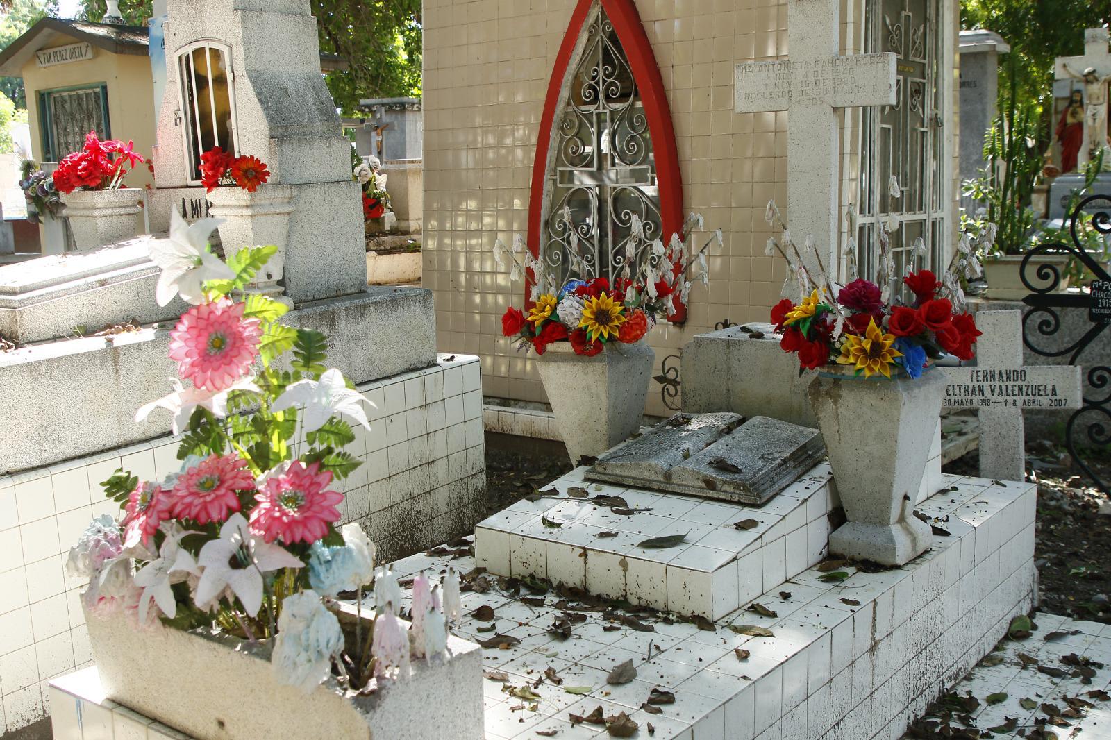 $!Preparan panteones municipales de Culiacán para el Día de Muertos