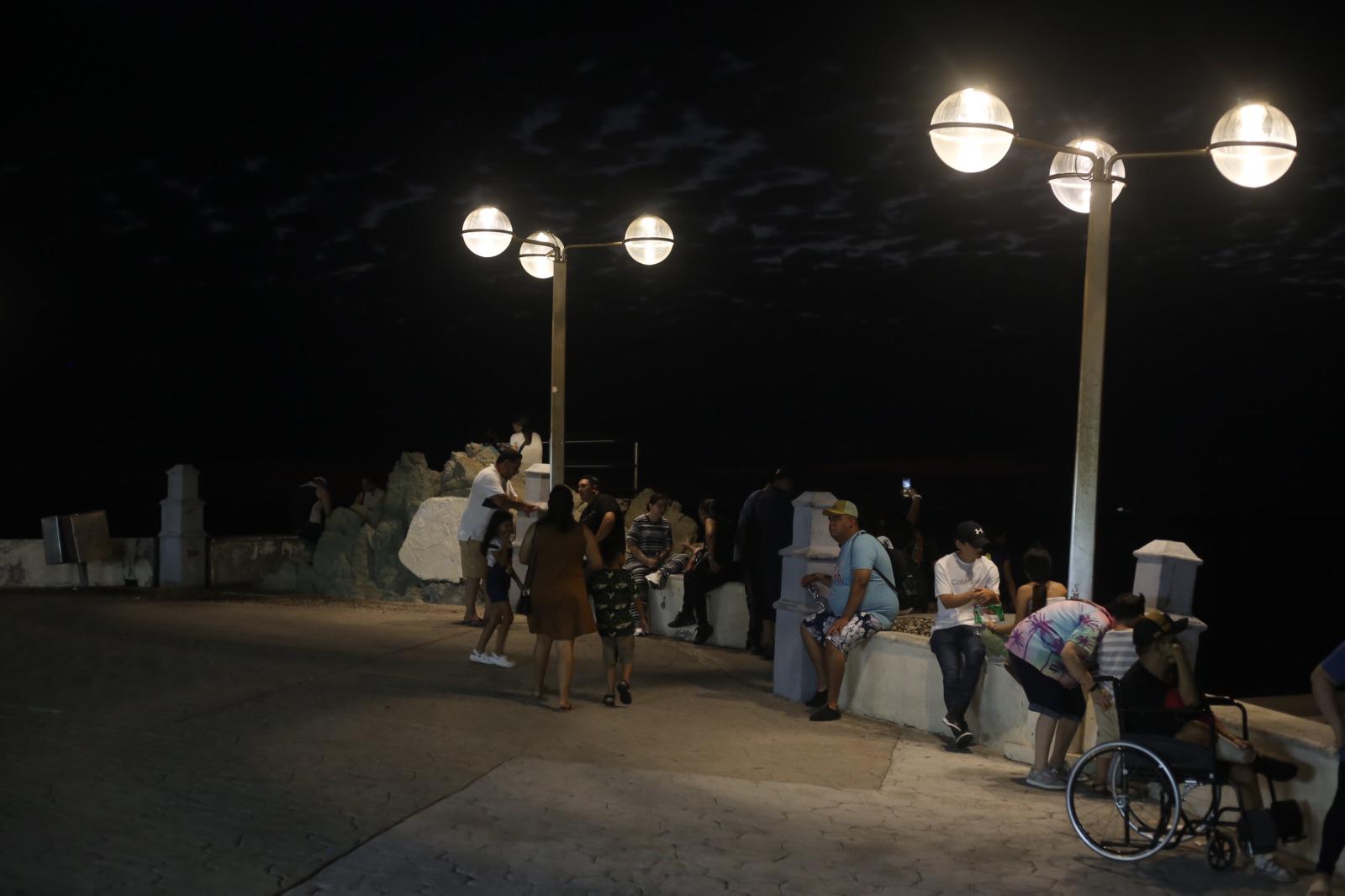 $!Pese a campañas negativas, locales y turistas disfrutan de la Glorieta Sánchez Taboada en Mazatlán