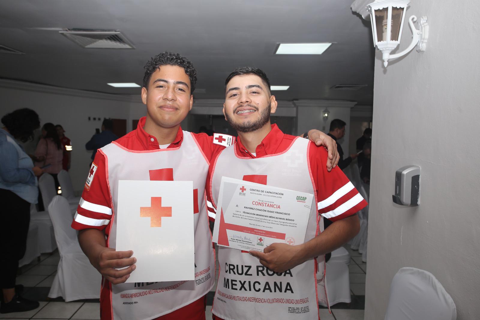 $!Se gradúan con honores 14 nuevos técnicos en Urgencias Médicas de Cruz Roja Mazatlán