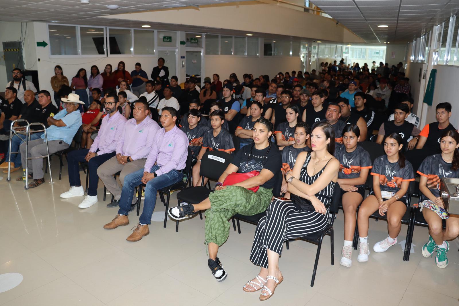 $!En homenaje, nombran ‘Horacio Llamas Grey’ al auditorio de UTEsc