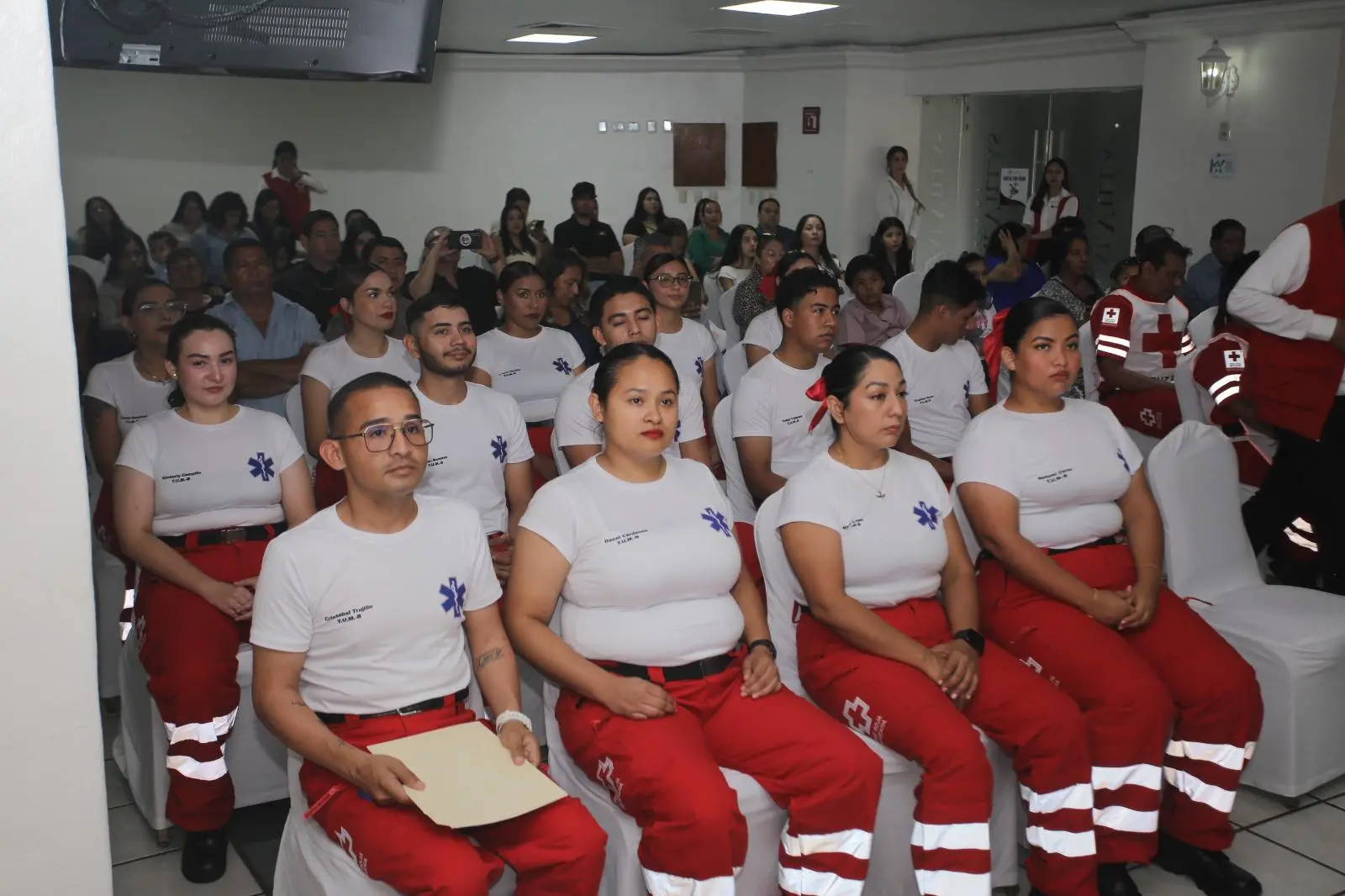 $!Se gradúan con honores 14 nuevos técnicos en Urgencias Médicas de Cruz Roja Mazatlán