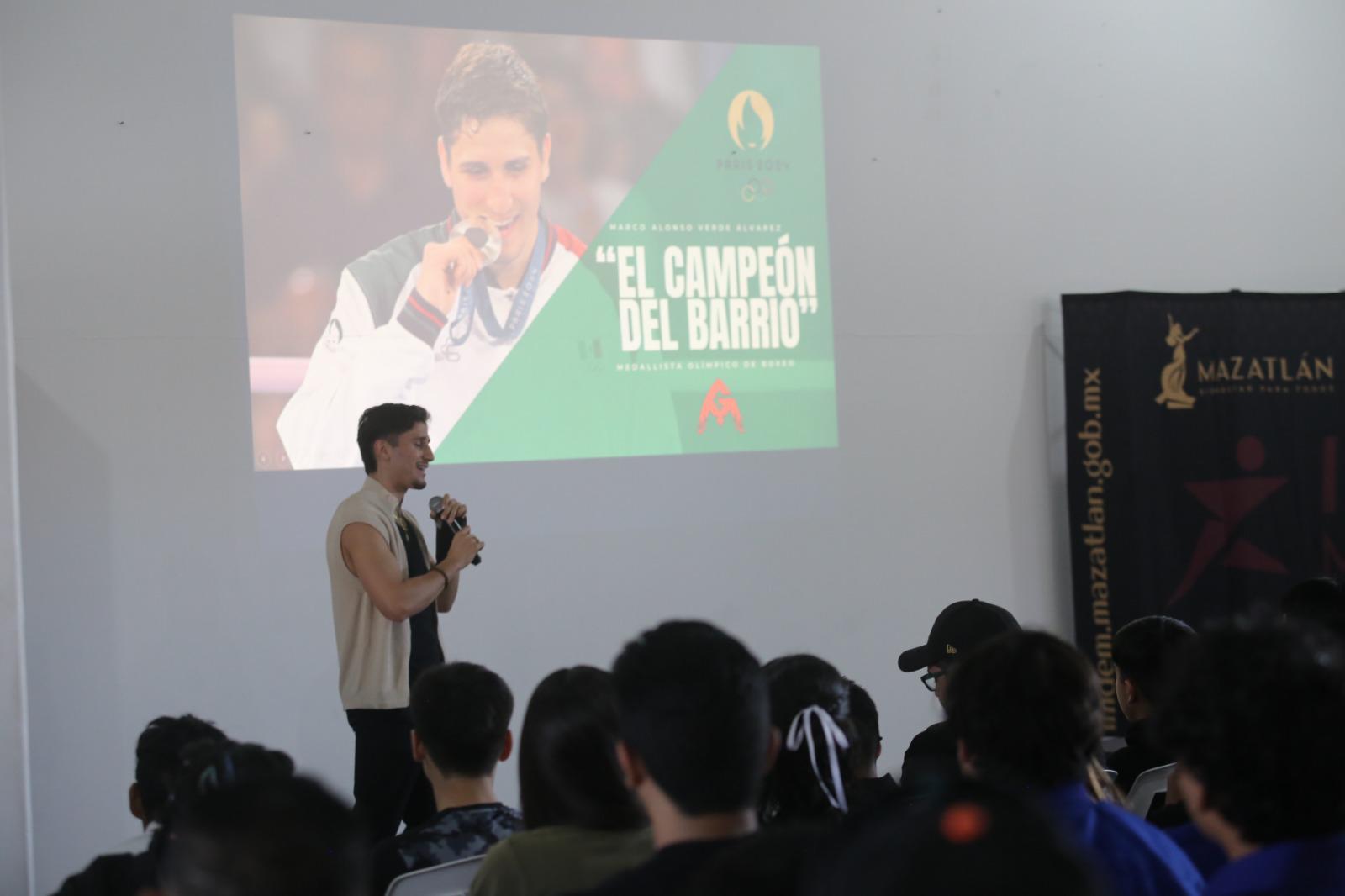 $!Marco Verde inspira con constancia y disciplina en conferencia magistral en Mazatlán