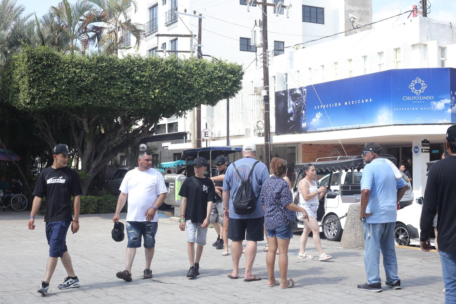 $!Suma Mazatlán otra jornada de doble arribo con más de 7 mil pasajeros