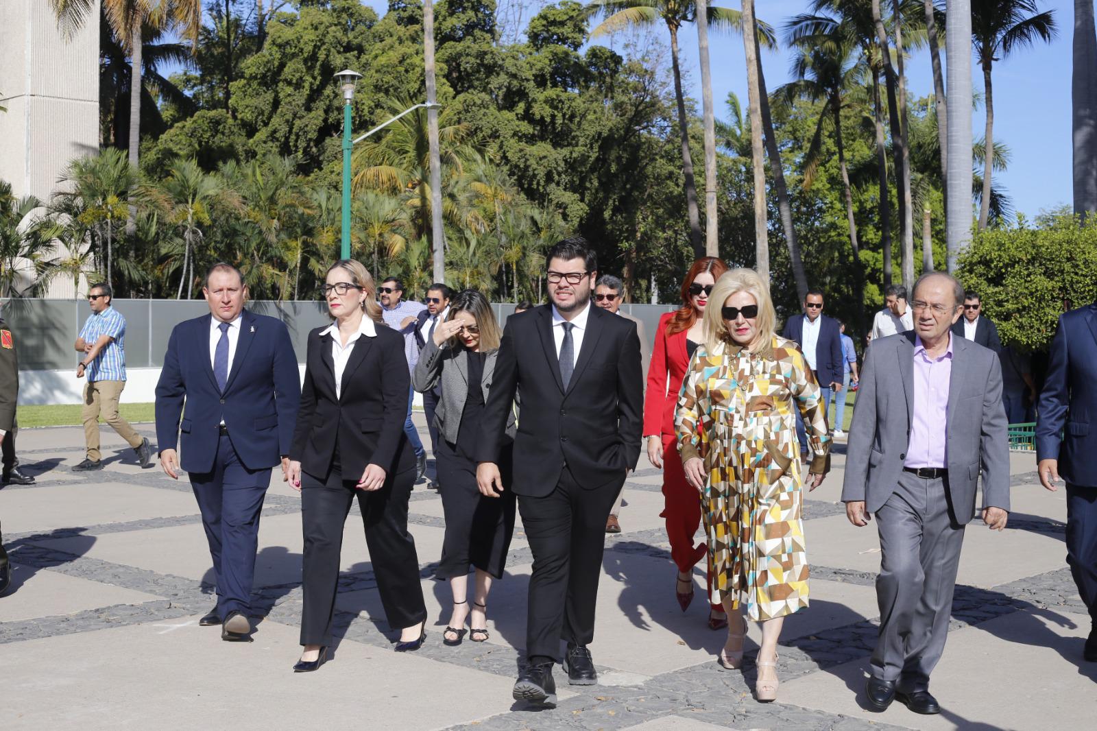 $!Realizan izamiento de bandera en Sinaloa para conmemorar Día del Trabajo