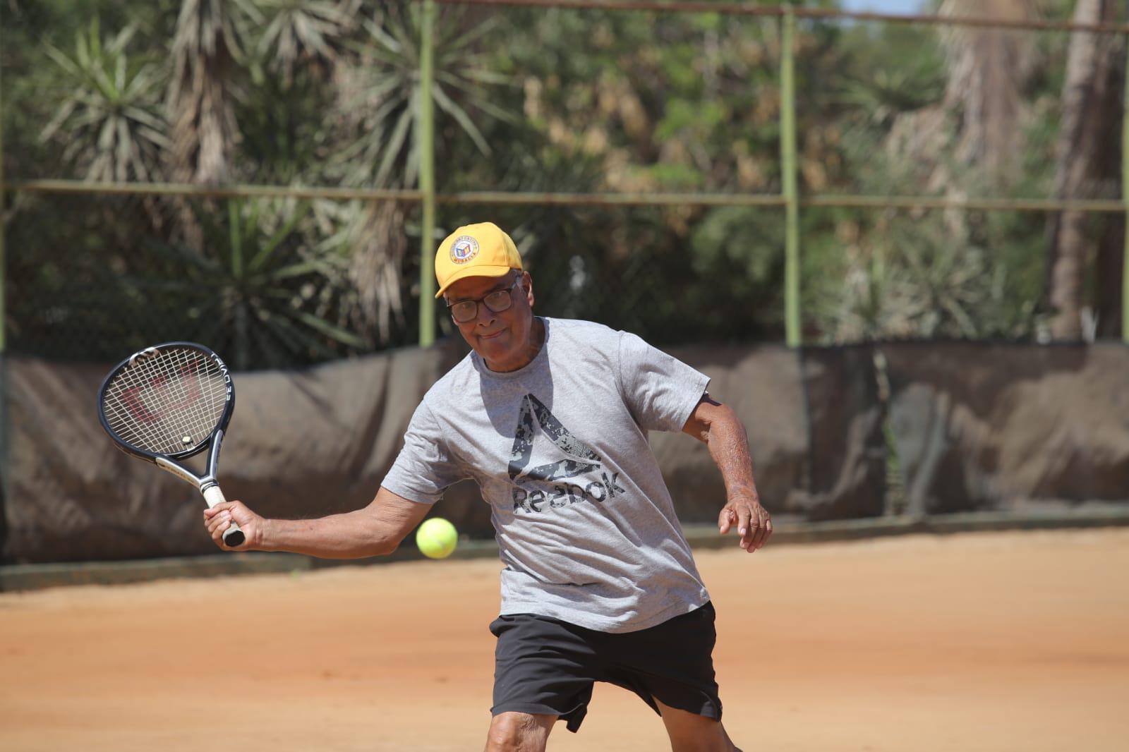 $!Aguirre y Zepeda arrancan triunfales en Torneo de Tenis Relámpago del Día del Padre
