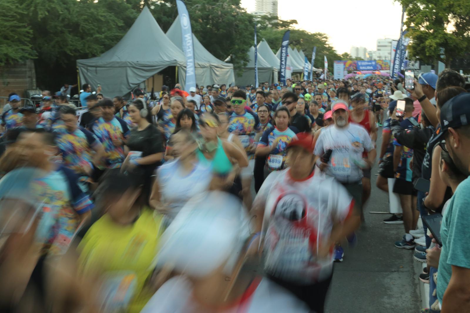 $!Bautista y Morales dominan los 10 kilómetros en Maratón Mazatlán