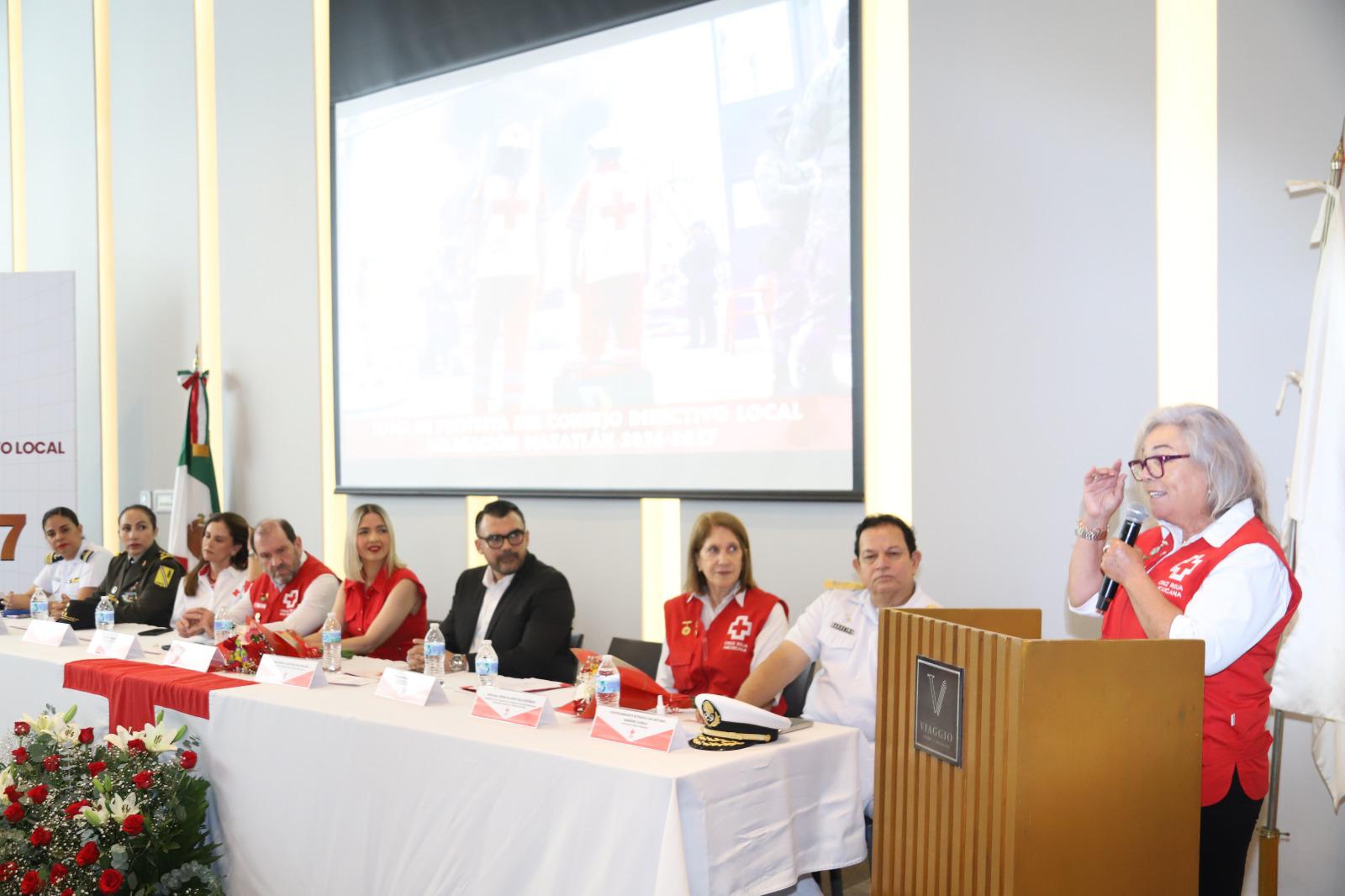 $!Rinde Karen Wendy Jane Hardouin protesta como nueva presidenta de la Cruz Roja Delegación Mazatlán