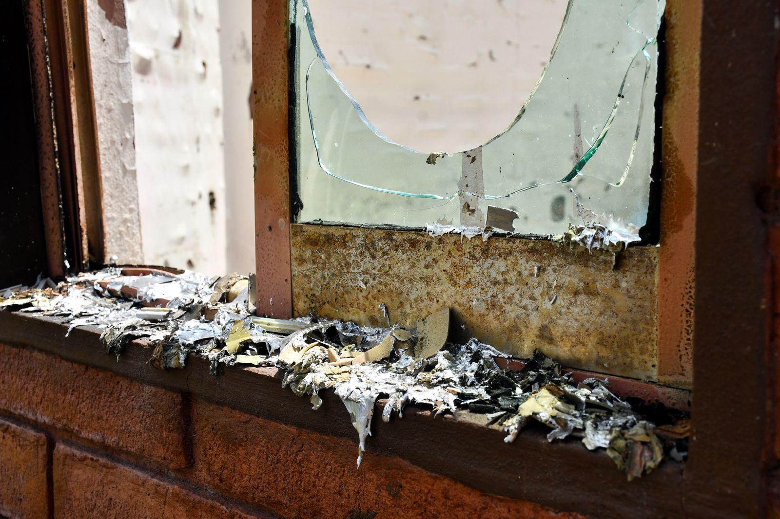 $!Los estragos del ataque armado en Altata: base sindical baleada y un hotel devastado por las llamas