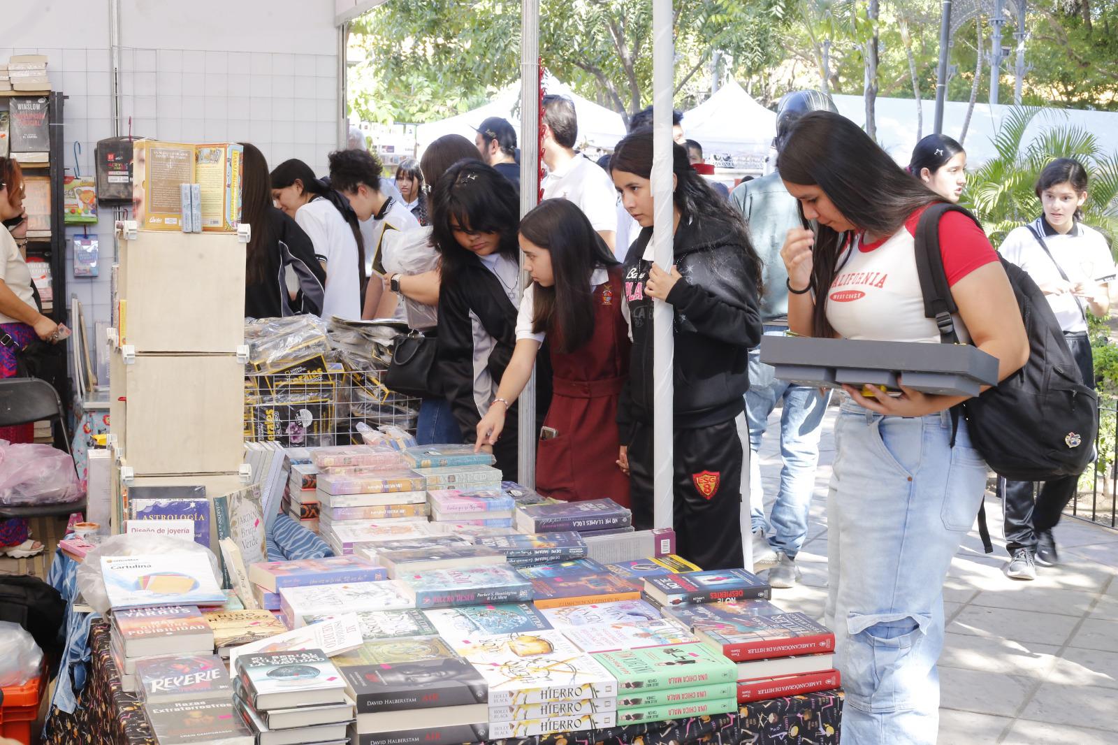 $!Los expositores ofrecerán libros de literatura, historia, filosofía y ciencias sociales hasta espiritualidad, gastronomía, cómic y novela negra.