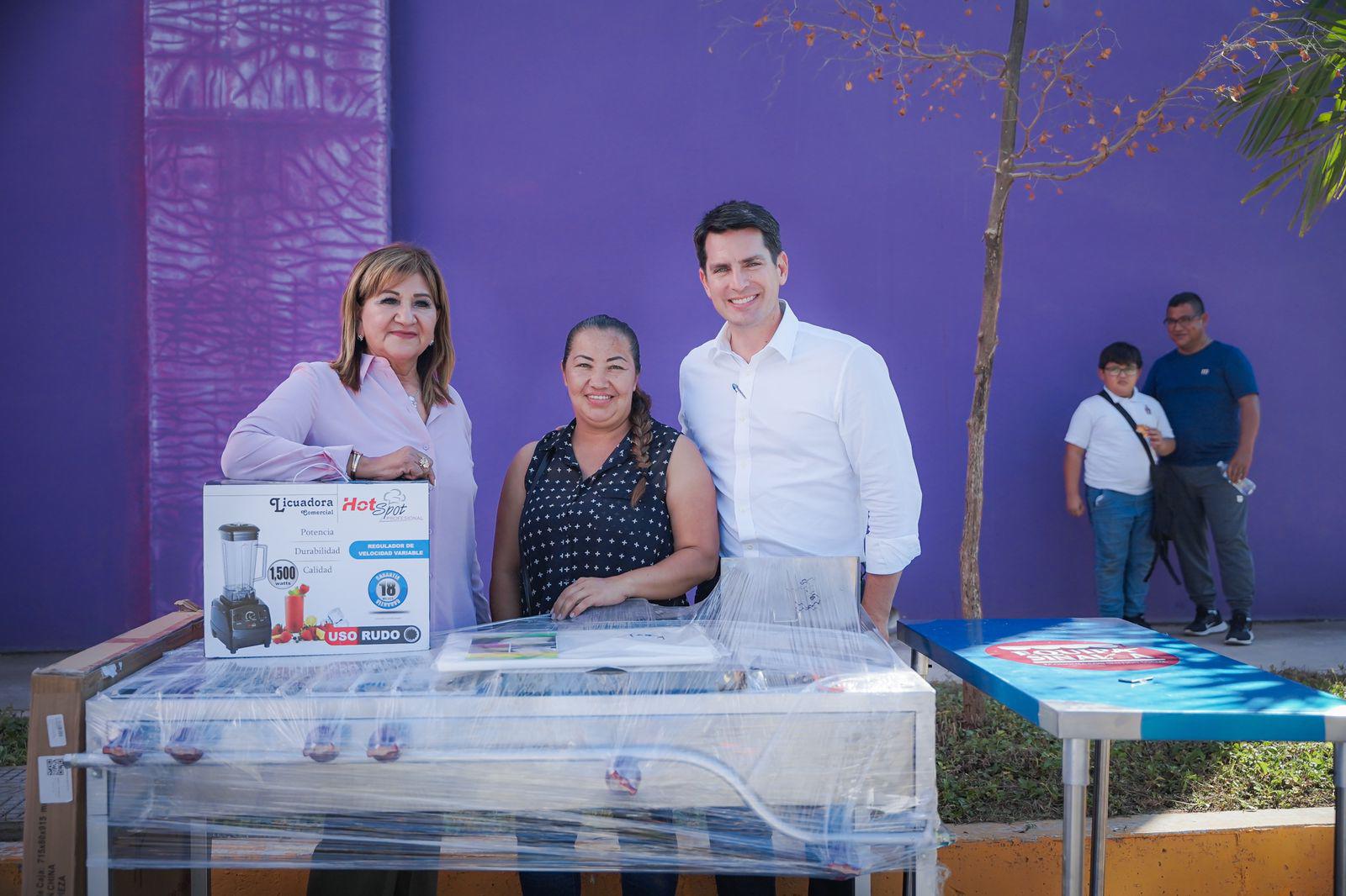 $!Gobierno de Sinaloa entrega equipos productivos a viudas de policías