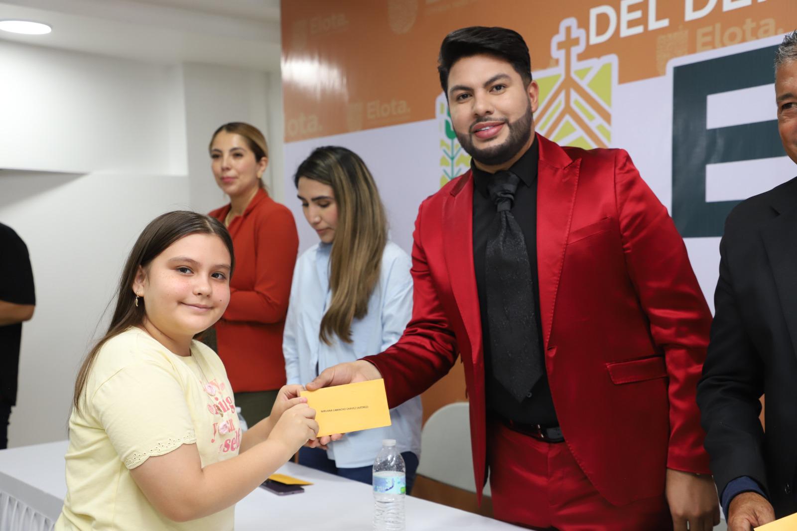 $!Armando Valenzuela Ochoa es galardonado con el Premio Municipal del Deporte Elota 2024