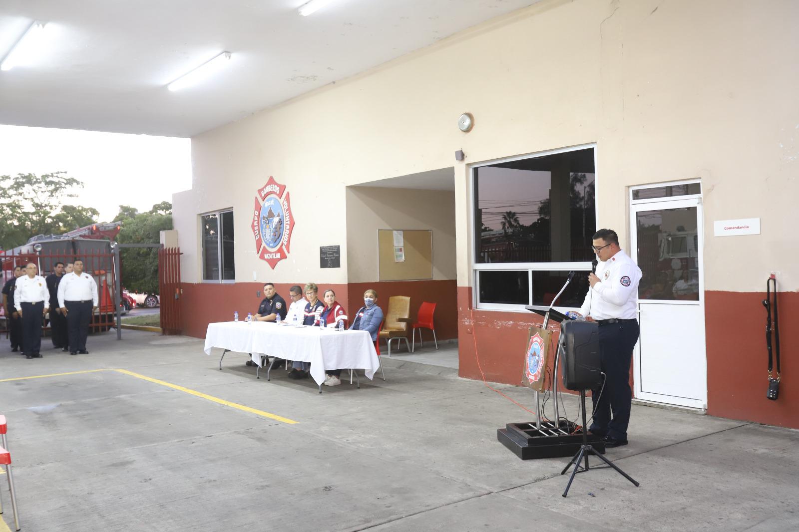 $!Festejan Bomberos Voluntarios de Mazatlán su aniversario 82