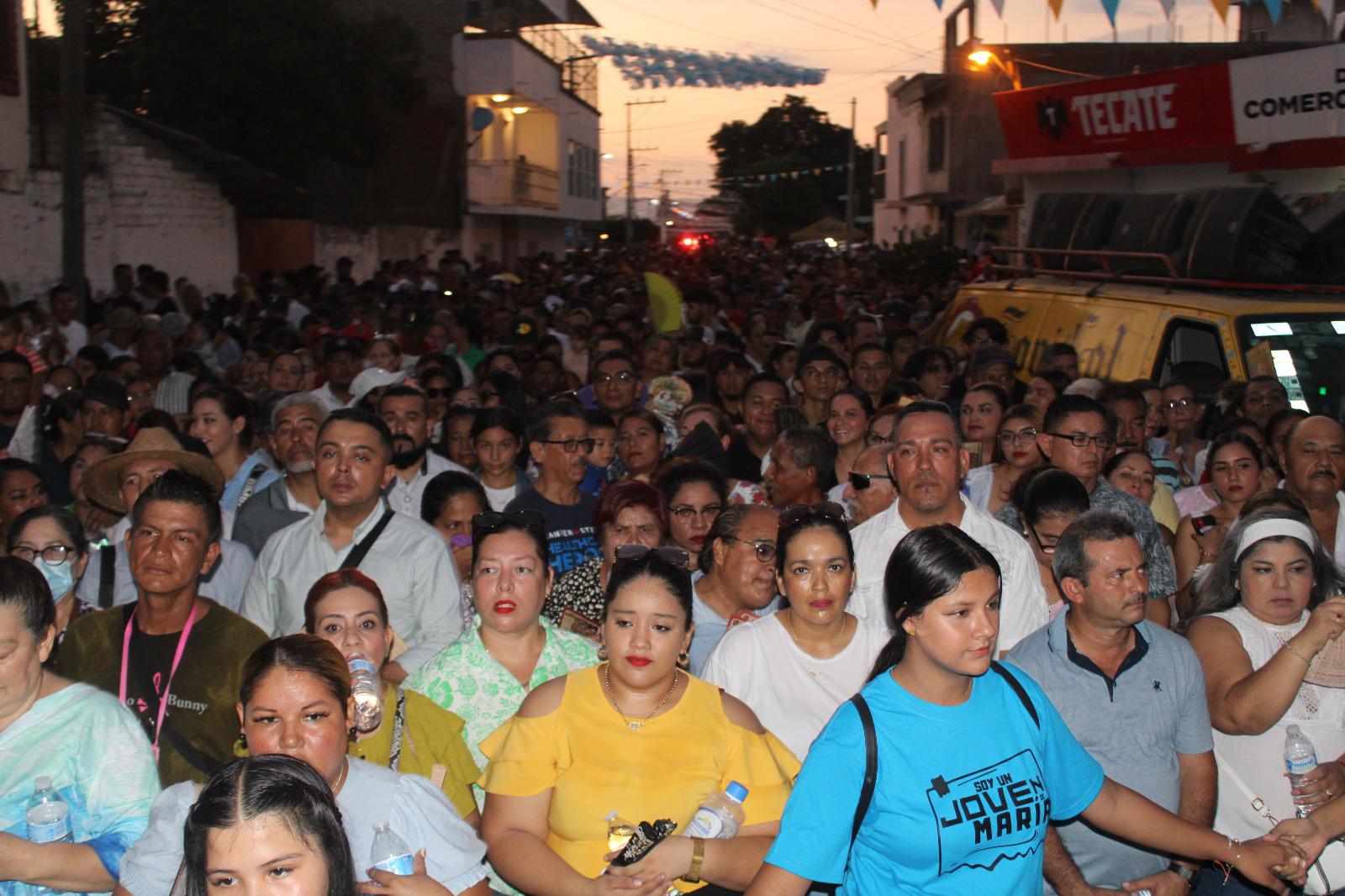 $!Calor no diezma fe de peregrinos en la romería de la Virgen del Rosario