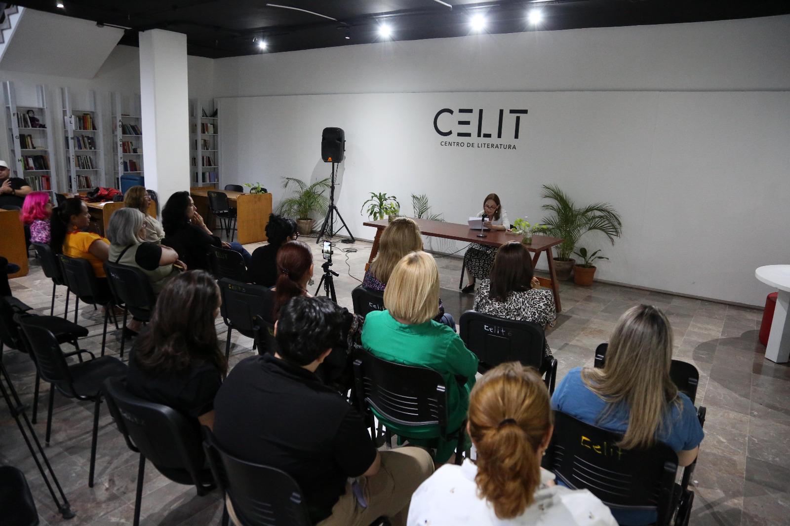 $!La autora comentó que se podría hablar infinitamente de los cuentos de Inés Arredondo pues en ellos presento una diversidad de estilos.