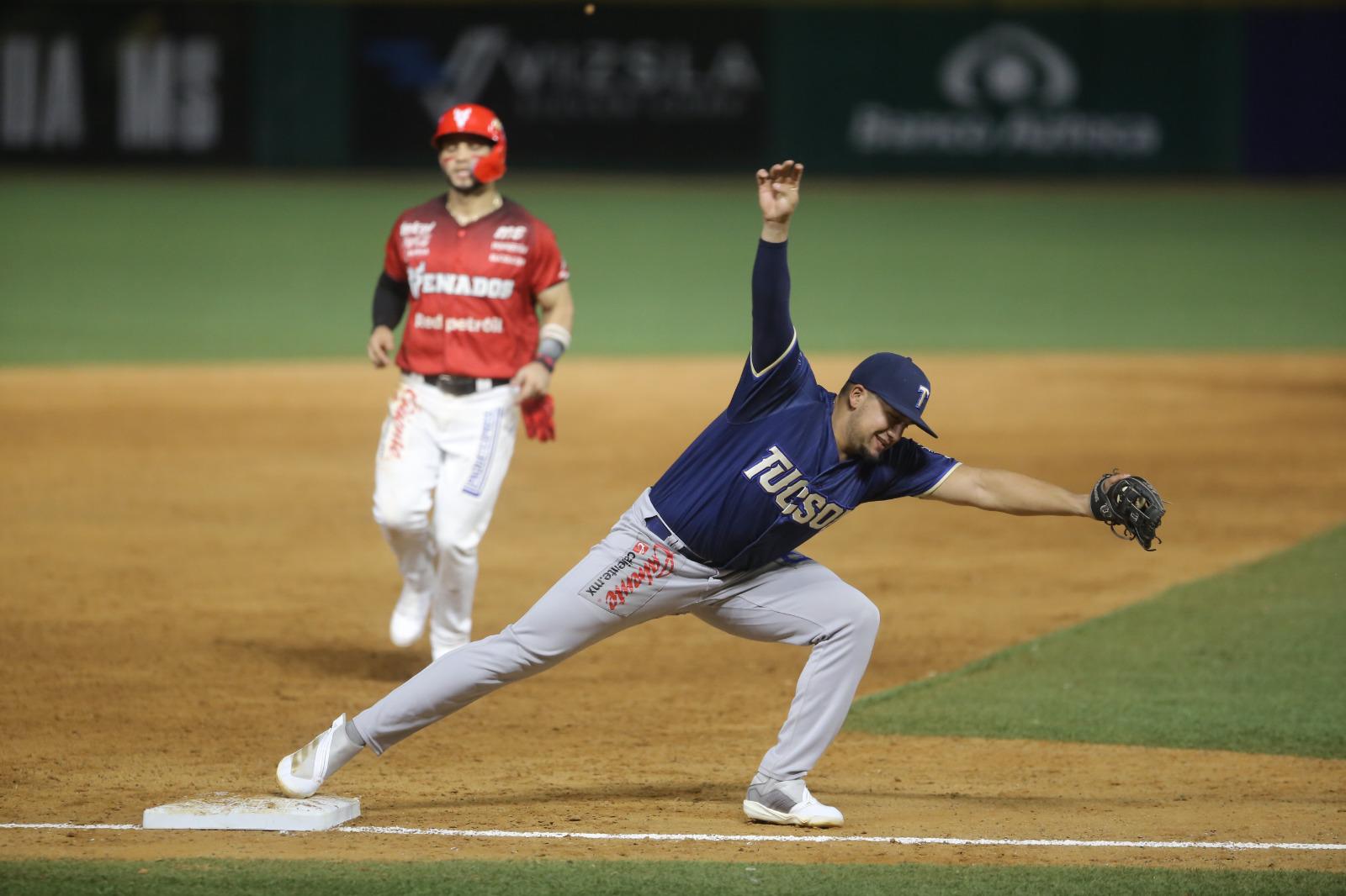 $!Venados le pega a Tucson con José Luis Urquidy y Andrés Álvarez como protagonistas