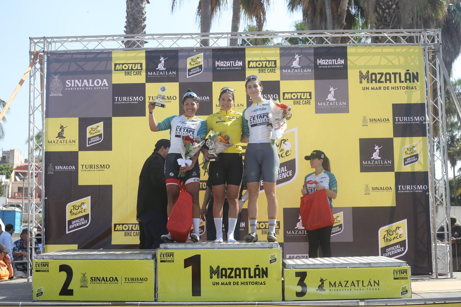$!‘Apenas tenía tres días rodando’: Andrea Martínez celebra triunfo en L’Etape Mazatlán 2025