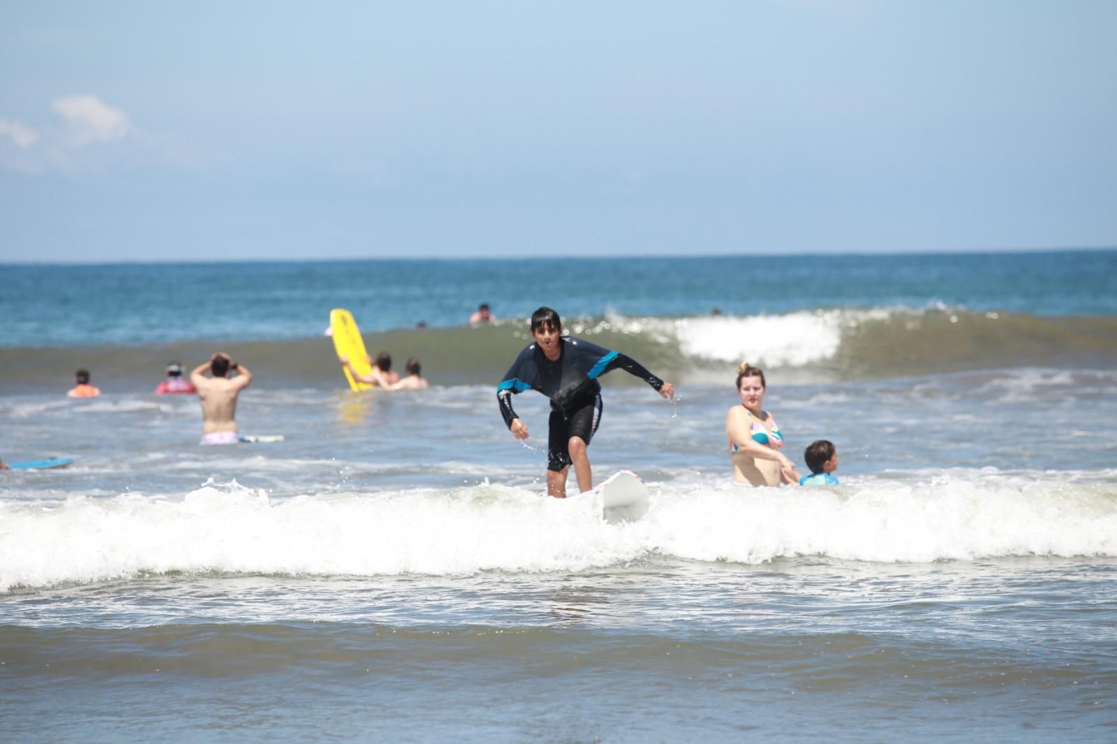 $!Promueve Asociación la disciplina surfing entre la niñez y juventud