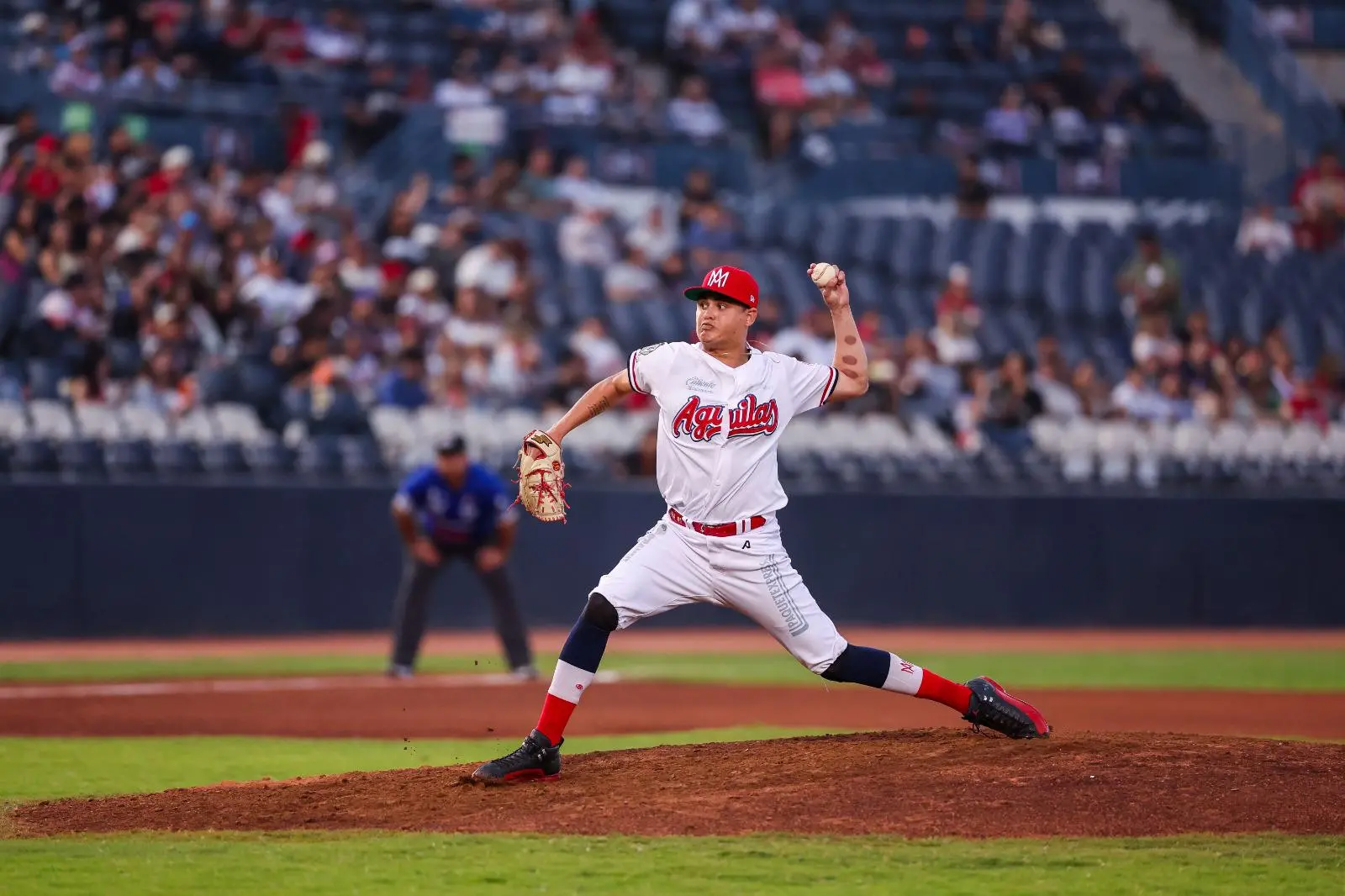 $!Águilas de Mexicali blanquea 5-0 a Yaquis de Obregón y completa la barrida