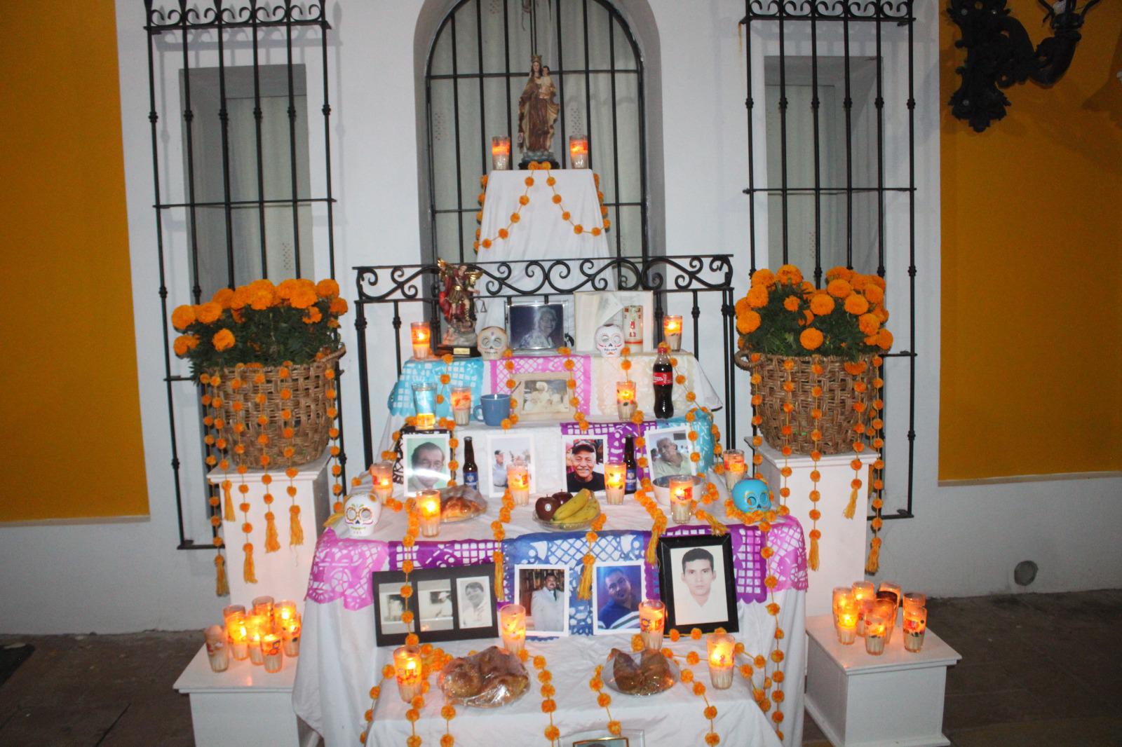 $!Vecinos realizan tradicional muestra de altares en el callejón 22 de Diciembre, en Rosario