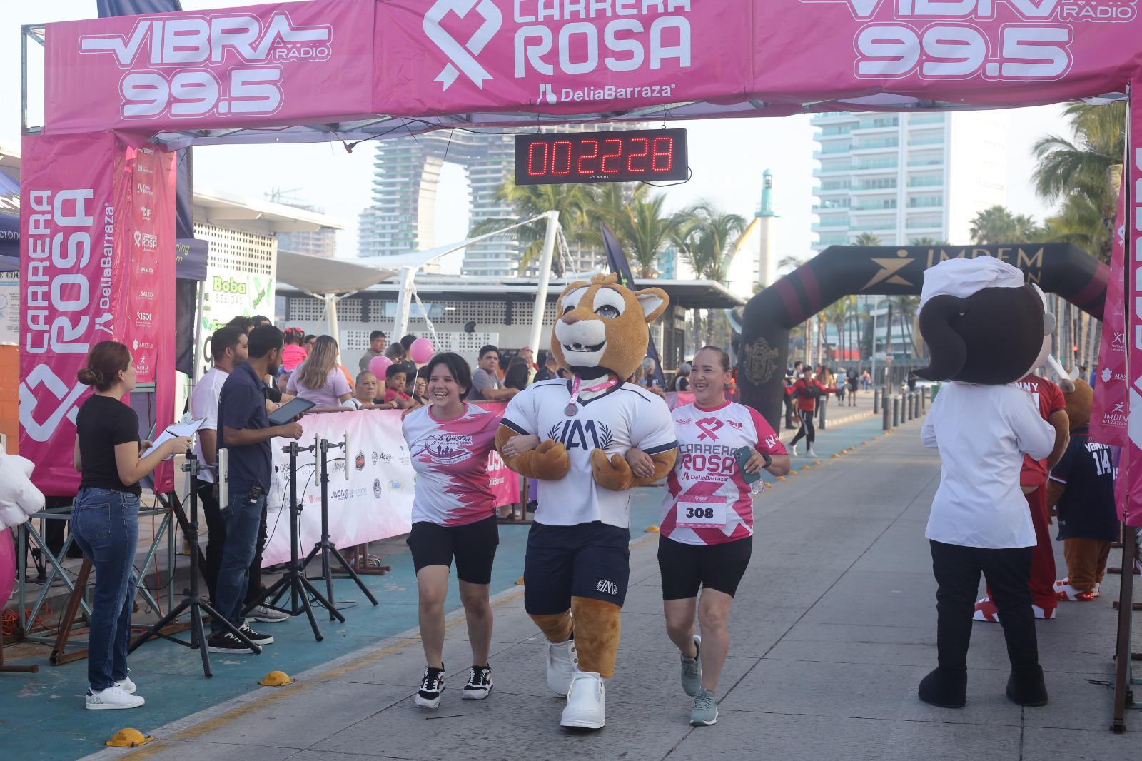 $!Dominio total de hermanos Labrador en ‘Carrera Rosa Delia Barraza’ en Mazatlán