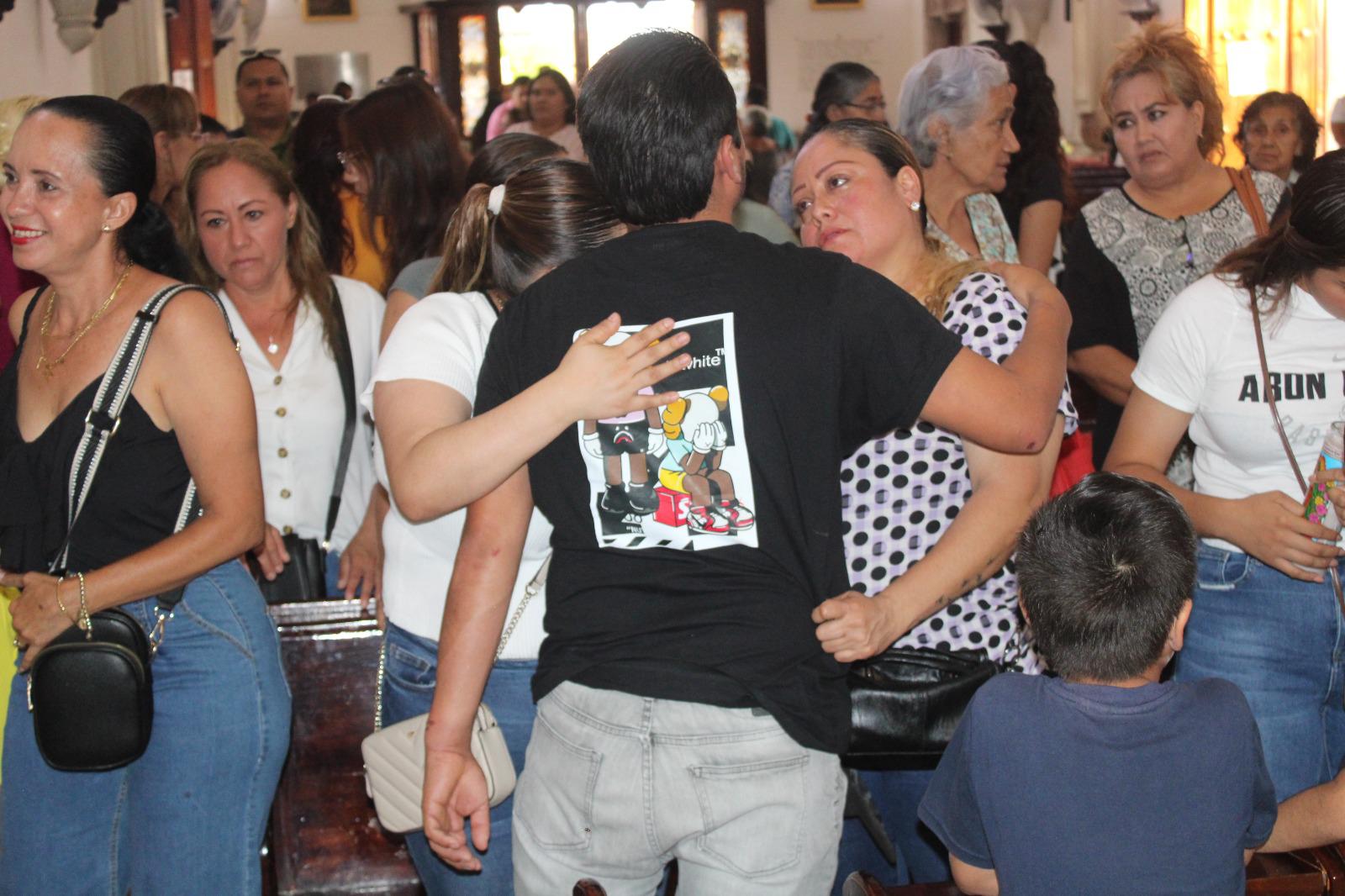 $!Ofrecen misa por el regreso de jóvenes desaparecidos, en Rosario