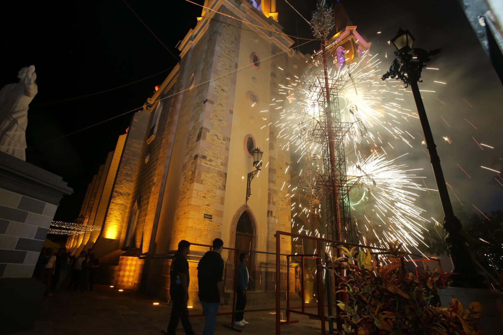 $!Celebran a Nuestra Señora de la Inmaculada Concepción en la Catedral de Mazatlán