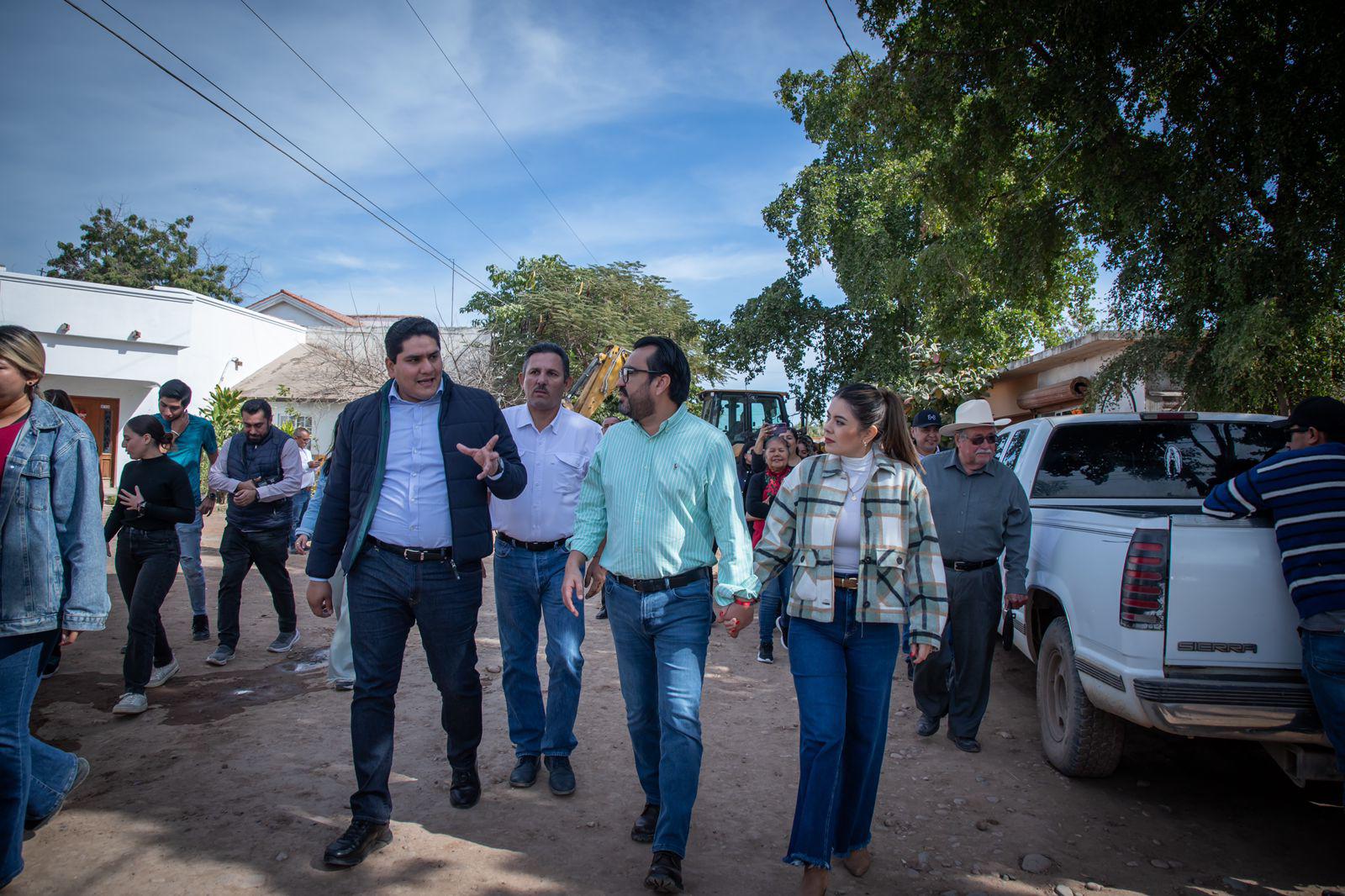 $!Gámez Mendívil entrega 27 viviendas y da banderazos de obras en la sindicatura de Quilá