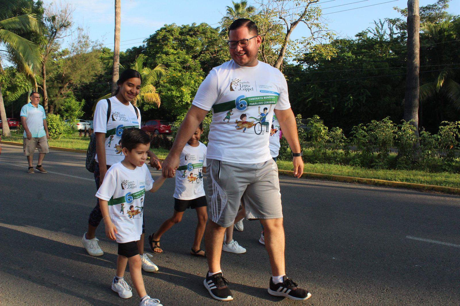 $!Tiznado y Jara ganan Caminata por el Día Internacional de la Parálisis Cerebral