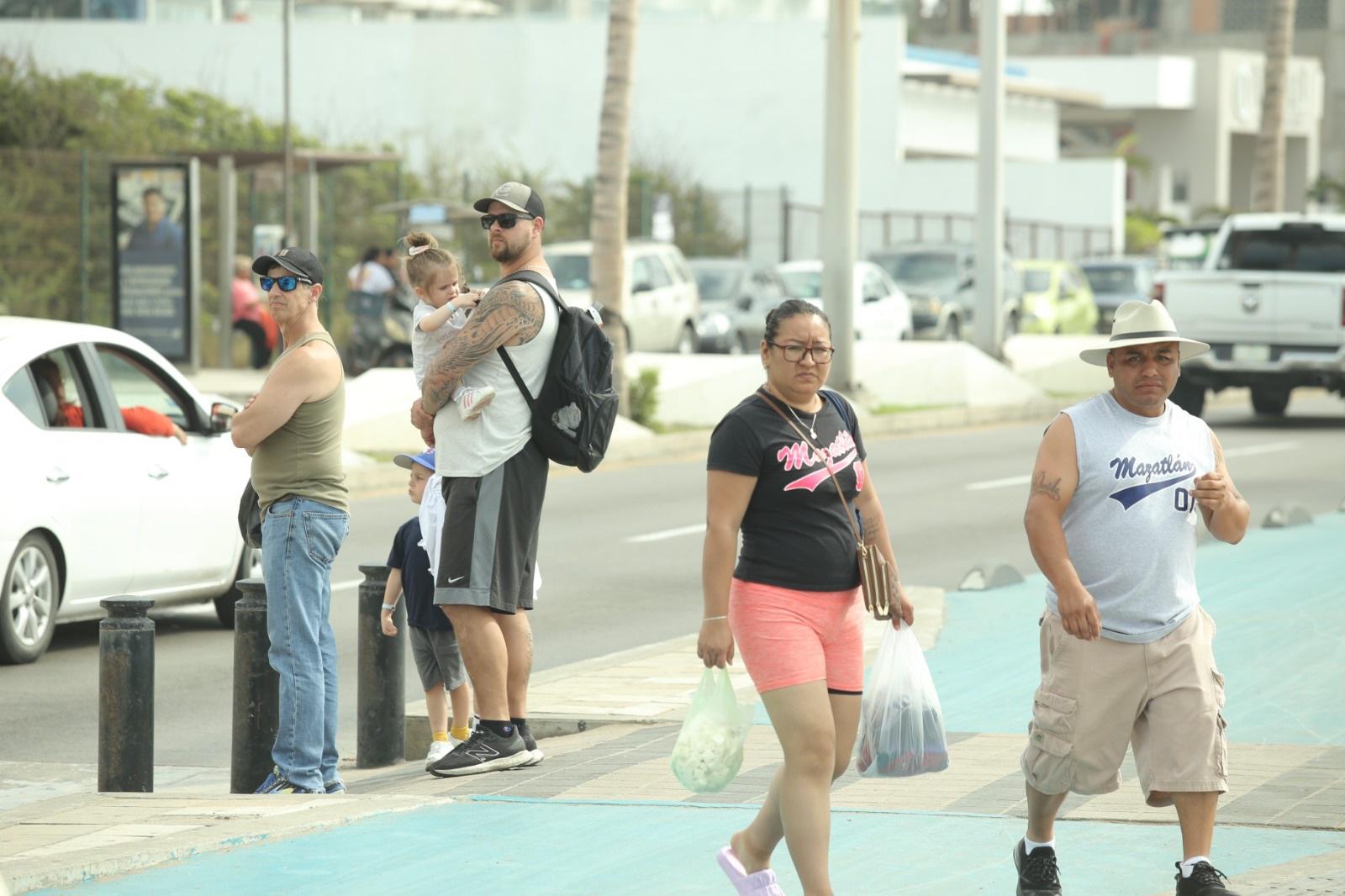 $!Turistas siguen llegando a Mazatlán pese a la cuesta de enero