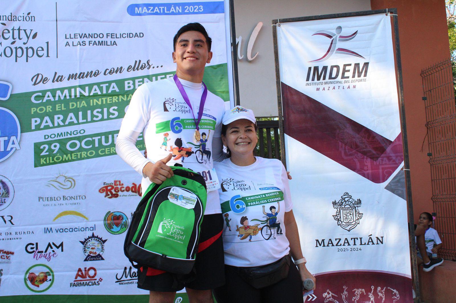 $!Tiznado y Jara ganan Caminata por el Día Internacional de la Parálisis Cerebral