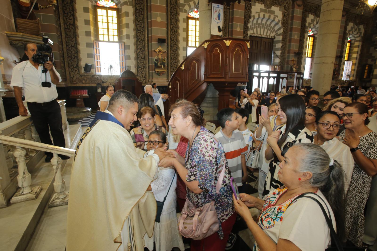 $!Ordenan a Sergio Armando como presbítero; Obispo de Mazatlán agradece por 29 años de su labor