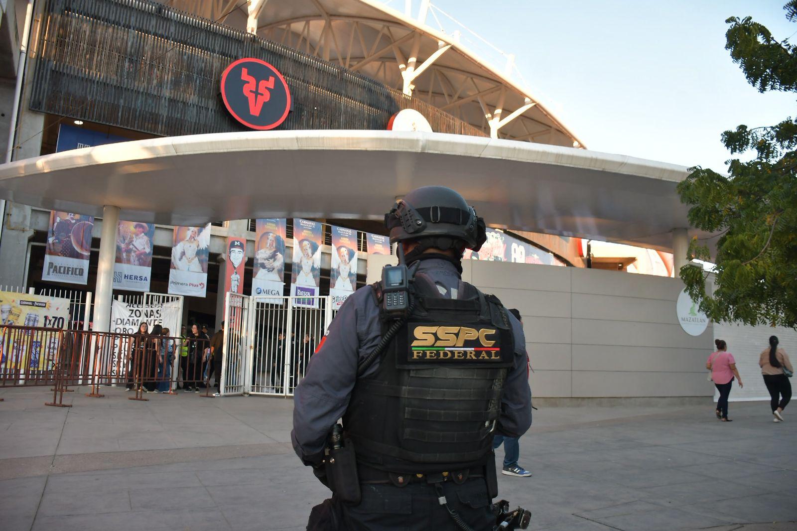 $!Mantienen fuerte operativo de seguridad en el Teodoro Mariscal previo a la coronación de la Reina del Carnaval