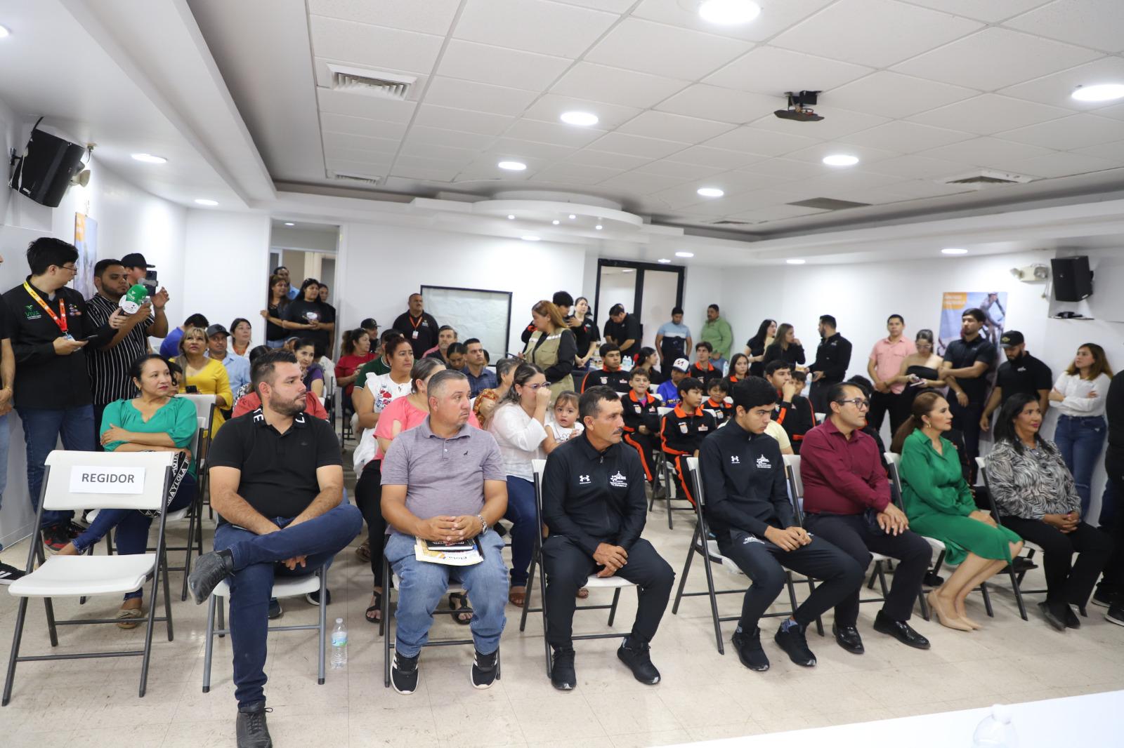 $!Armando Valenzuela Ochoa es galardonado con el Premio Municipal del Deporte Elota 2024