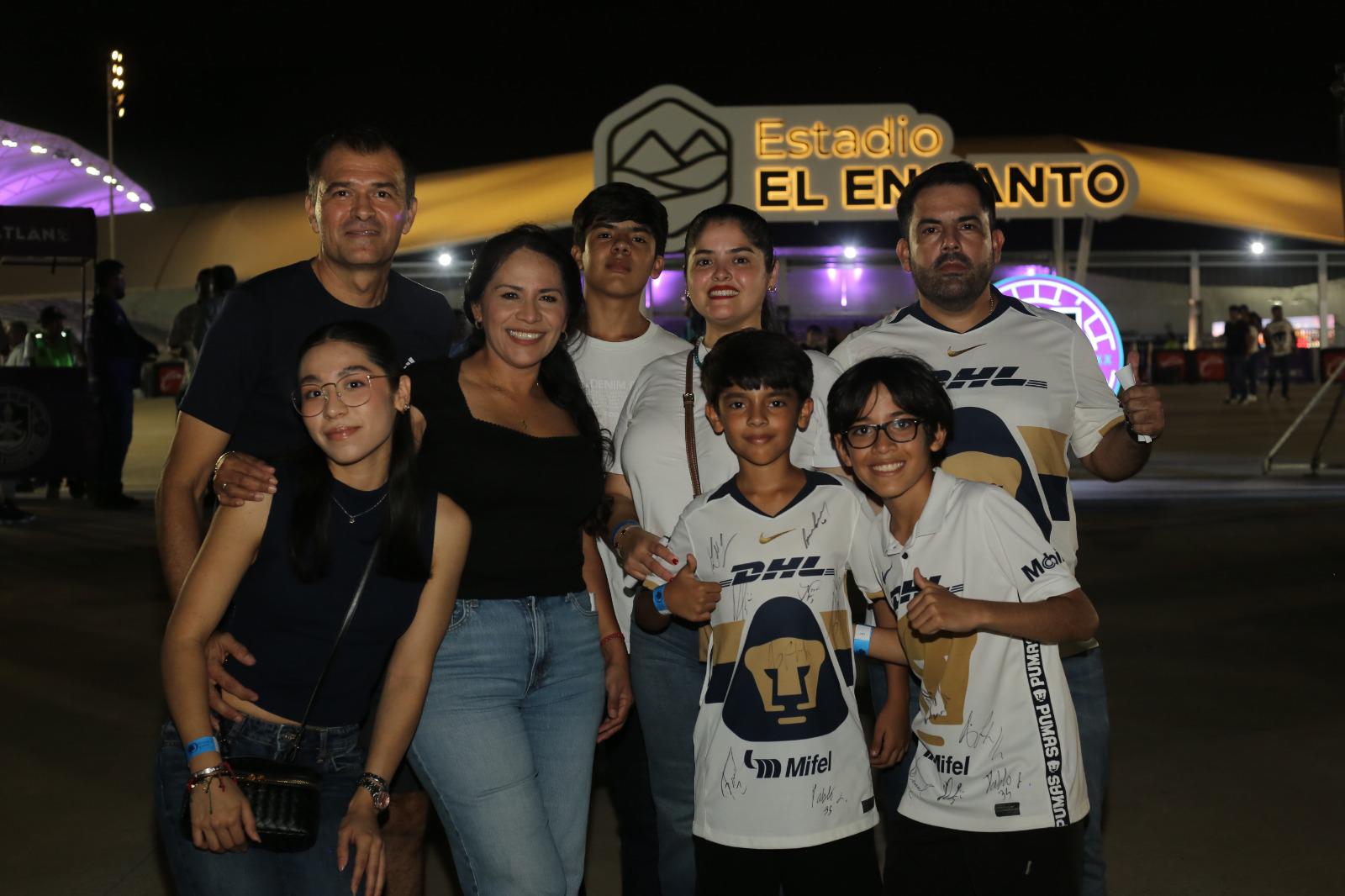 $!La familia Verdugo estuvo presente en el estadio El Encanto.