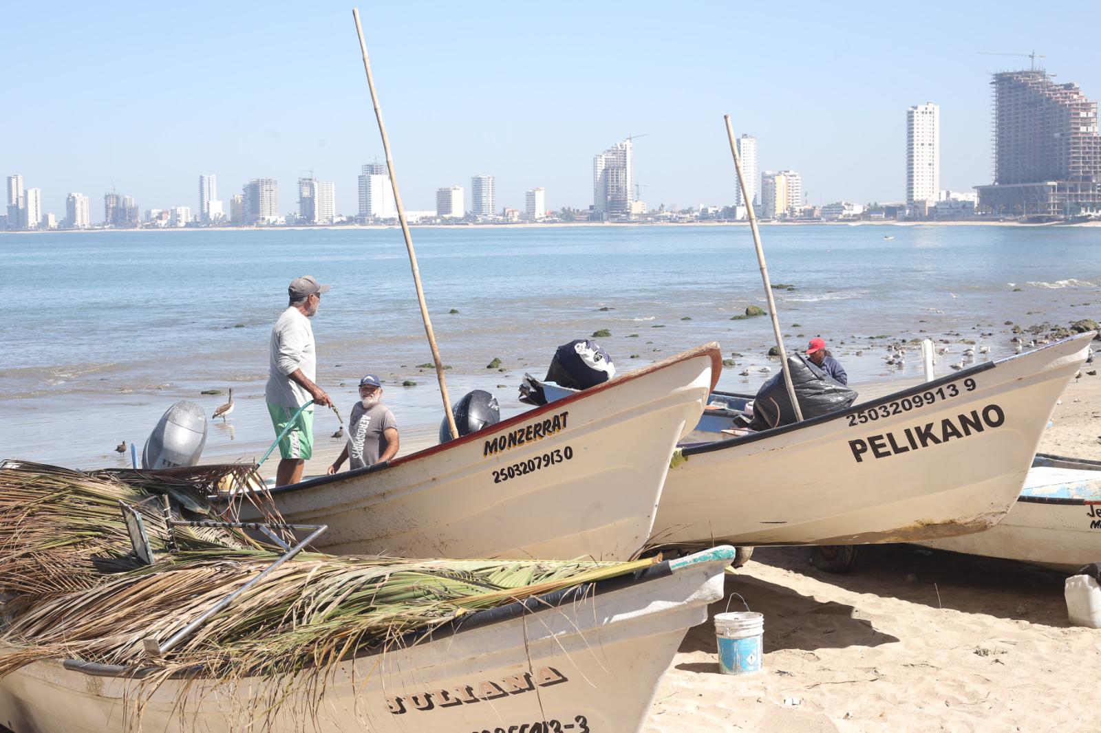 $!Reportan bajas ventas de pescado en Playa Norte pese a temporada vacacional en Mazatlán