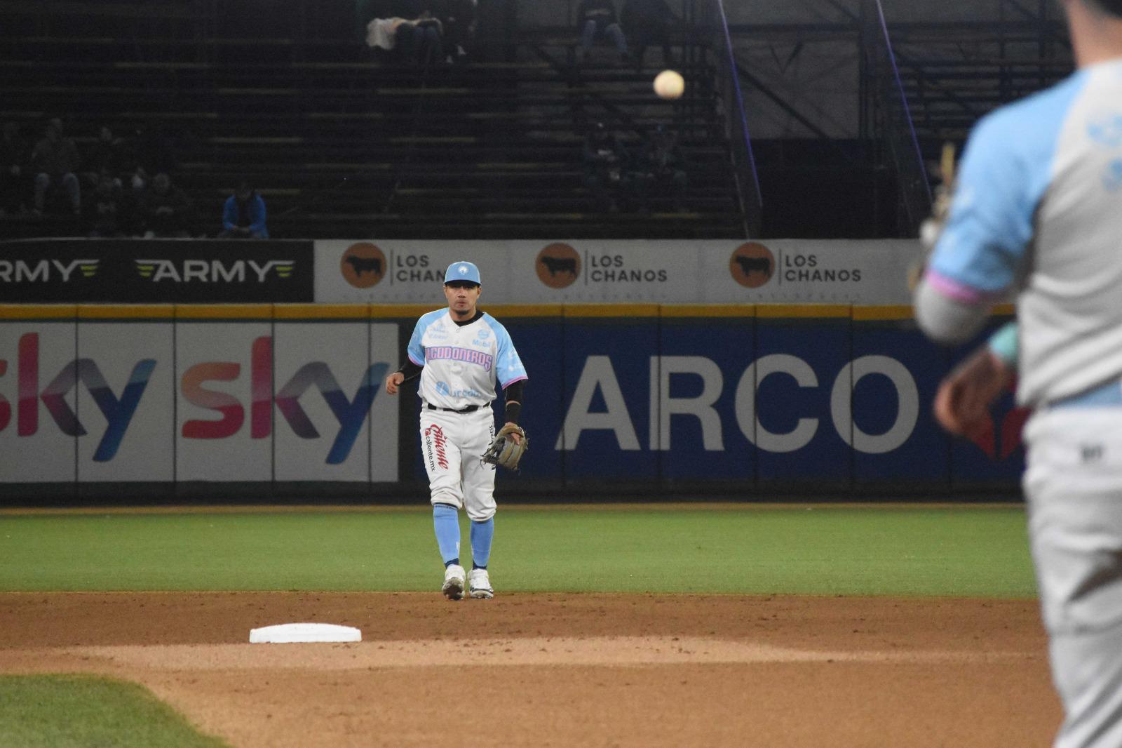 $!Águilas de Mexicali logra la proeza y se instala en las semifinales