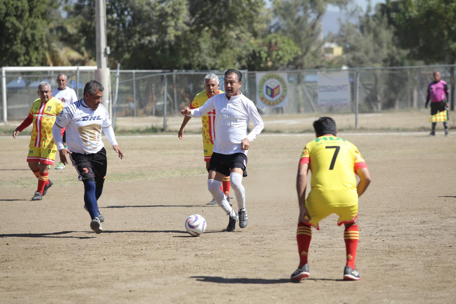$!Deportivo Muralla vence a Coras de Nayarit en partido de veteranos