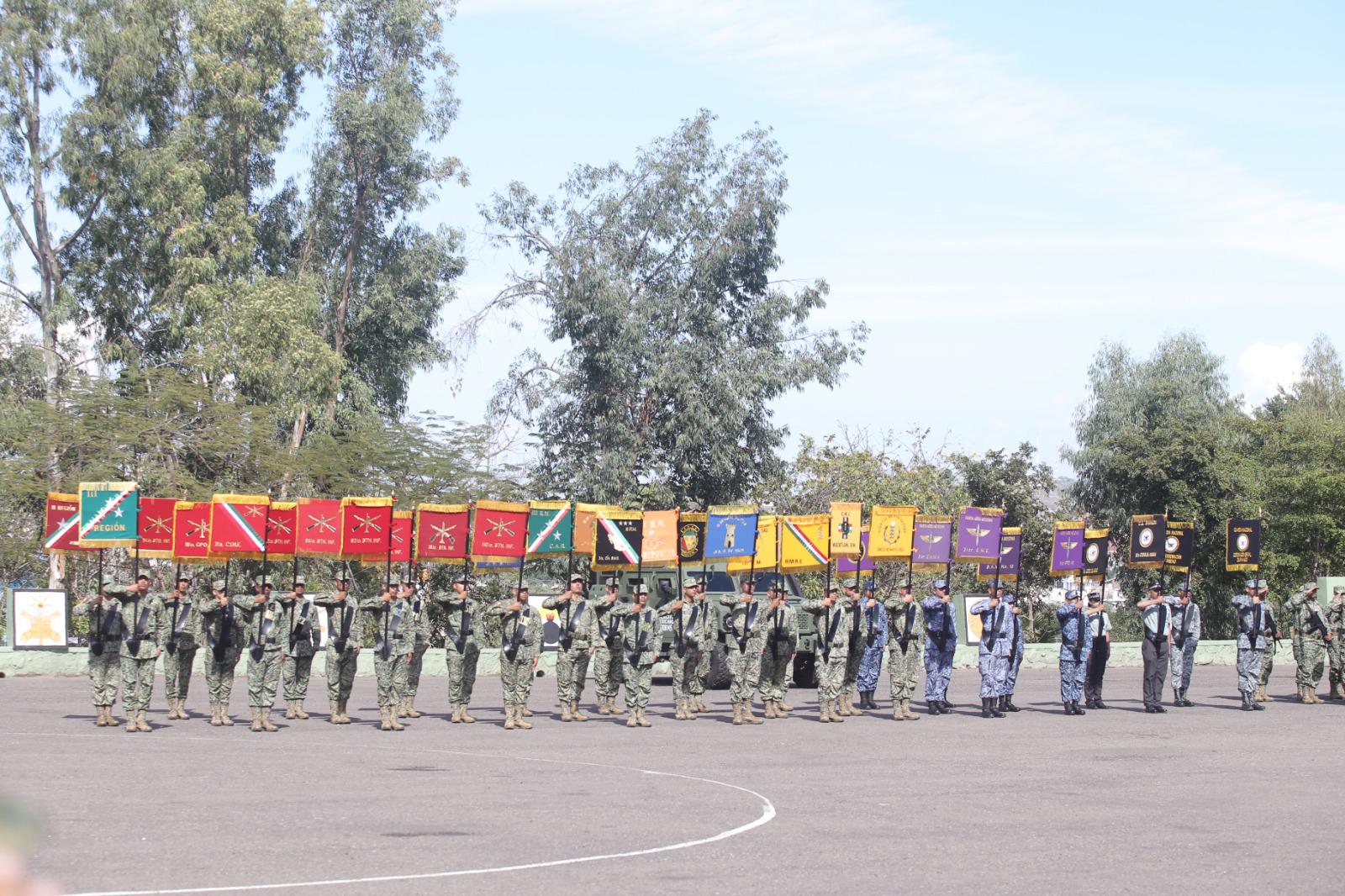 $!Asume General Ávila Alcocer mando de Tercera Región Militar y rinde protesta de Bandera