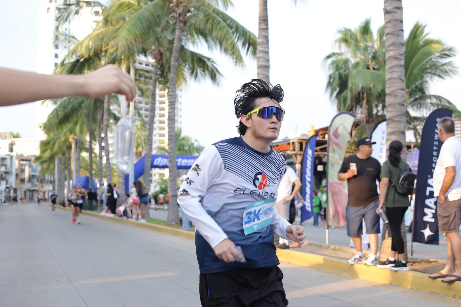 $!Hermanos Labrador dominan el asfalto en Carrera Conecta=te