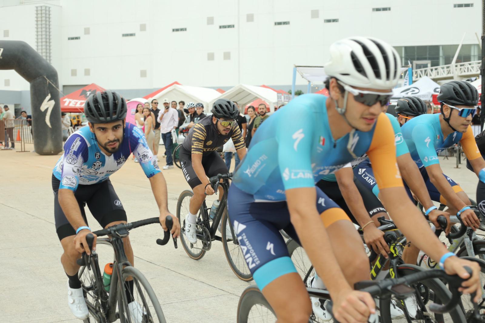 $!Pablo Alarcón y Hanna Enciso conquistan el Circuito Australiano en Mazatlán