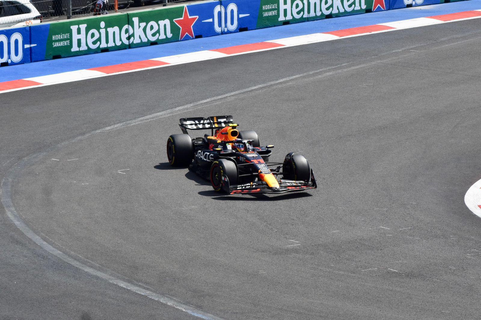 $!Checo, tercero y quinto en prácticas libres del Gran Premio de la Ciudad de México