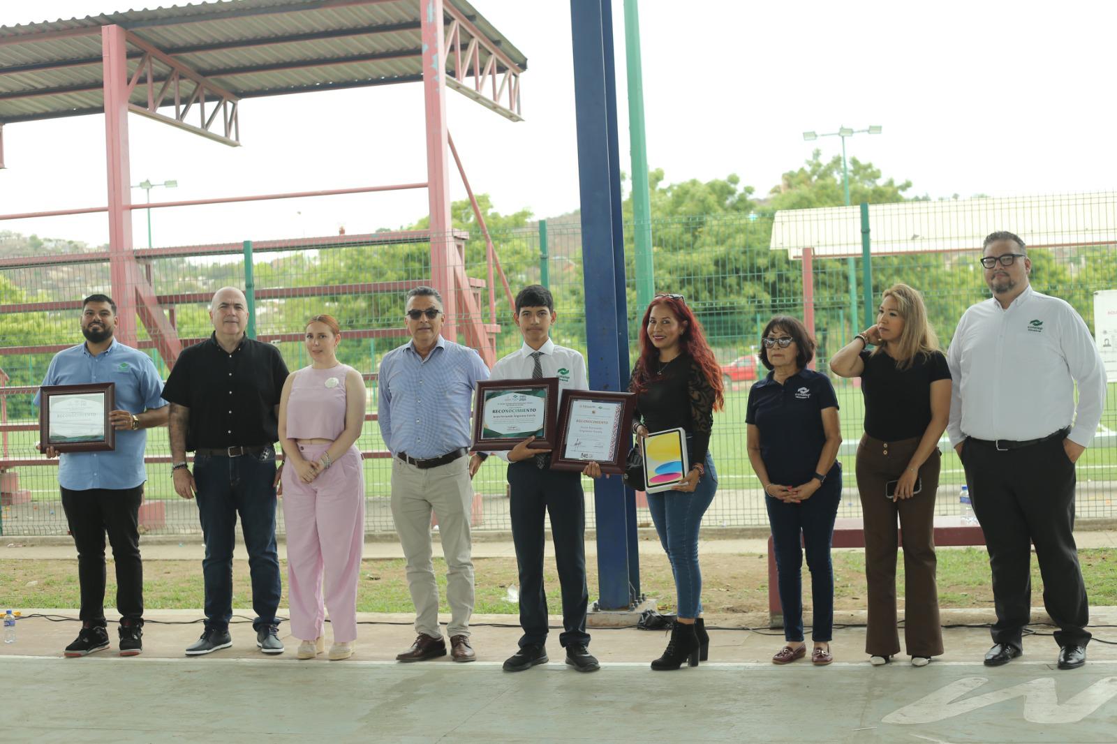 $!Premian a Jesús Fernando Anguiano Varela como Campeón Nacional de Cálculo