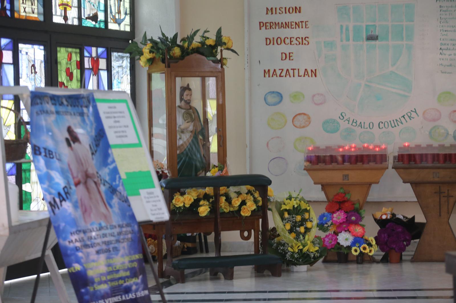 $!Decenas de fieles se encomiendan a Dios en la tradicional misa por los enfermos de San Judas Tadeo