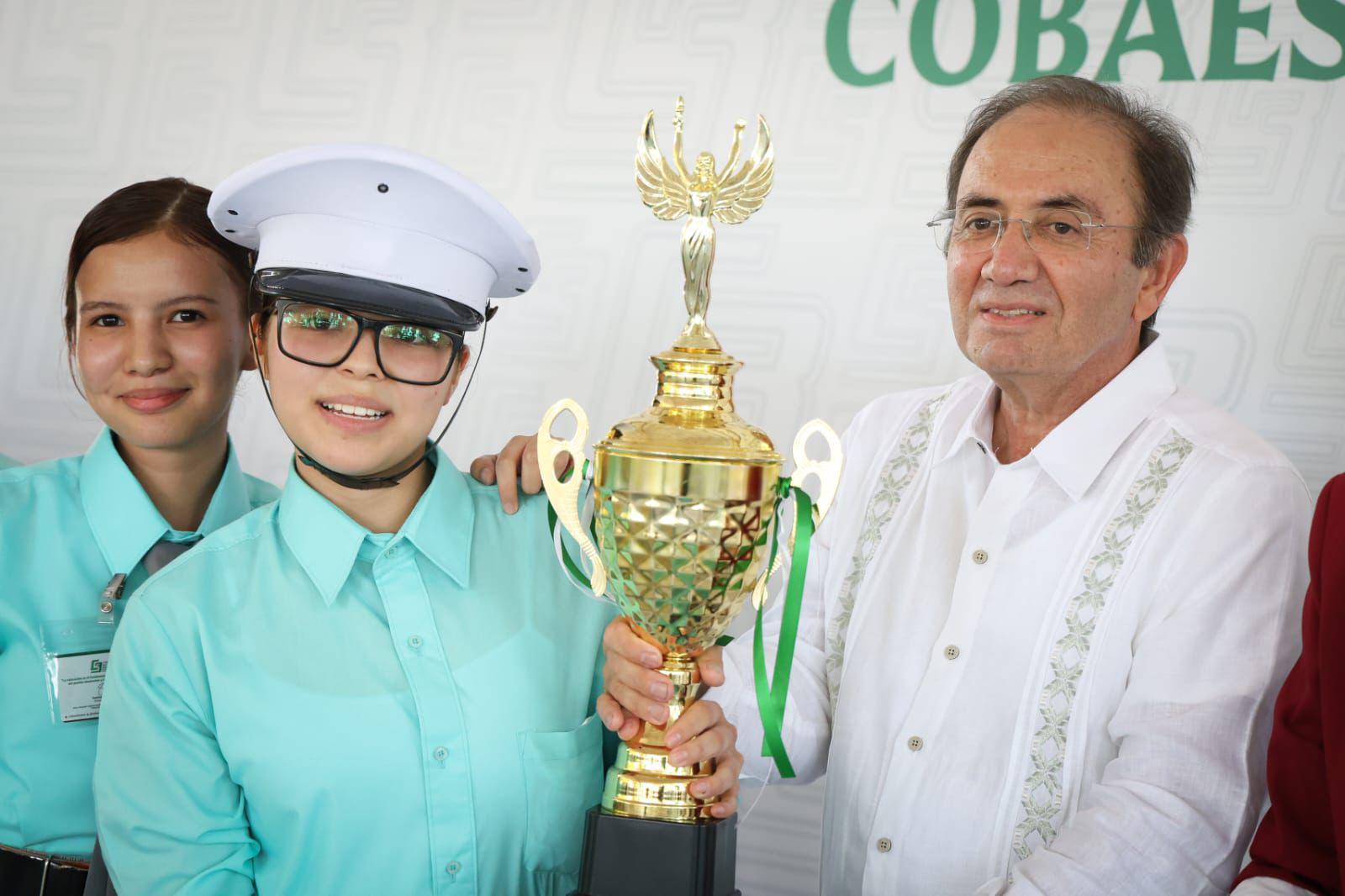 $!Escuinapa y Estación Naranjo triunfan en Encuentro Estatal de Escoltas y Bandas de Guerra Cobaes 2026