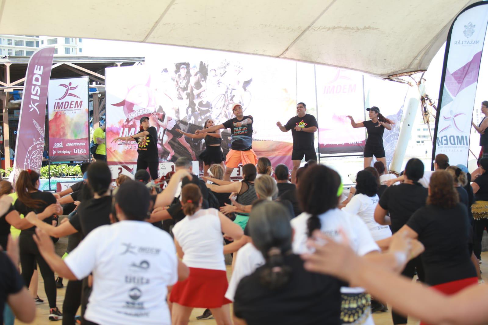 $!¡Zumba por una causa! Gimnasios Unidos e Historias de Venus unen fuerzas para apoyar a mujeres rastreadoras