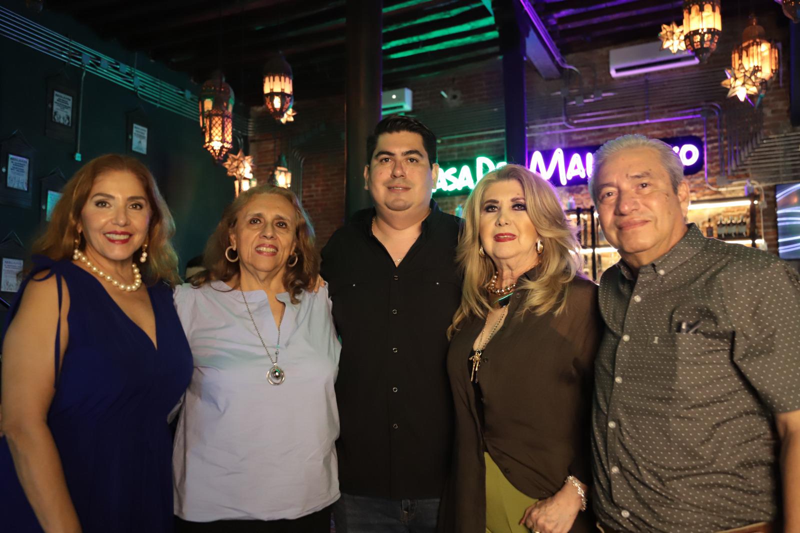 $!Meyriam Torrero, Rosa Ferrá, Alan Bernal, Lupita Bernal y Fernando Espinoza.