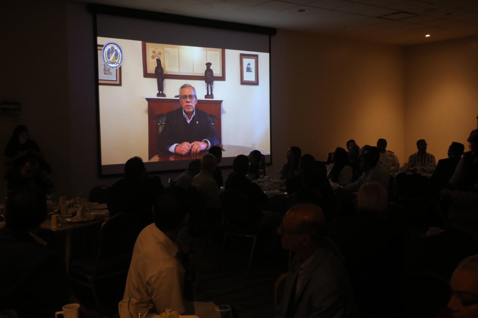 $!Asume Rosa Alicia León directiva del Colegio de Notarios Públicos de Mazatlán; la primera mujer en su historia